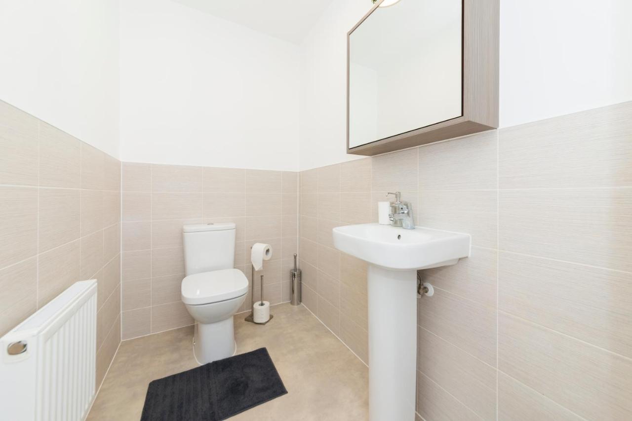 Greenfield Modern 3Br Home - Southcote Lane , Ридинг Экстерьер фото