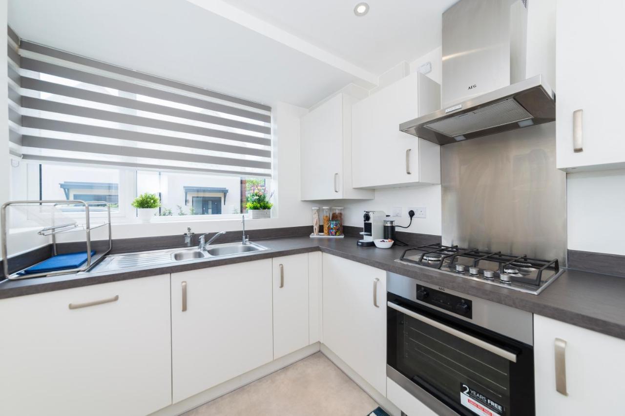 Greenfield Modern 3Br Home - Southcote Lane , Ридинг Экстерьер фото
