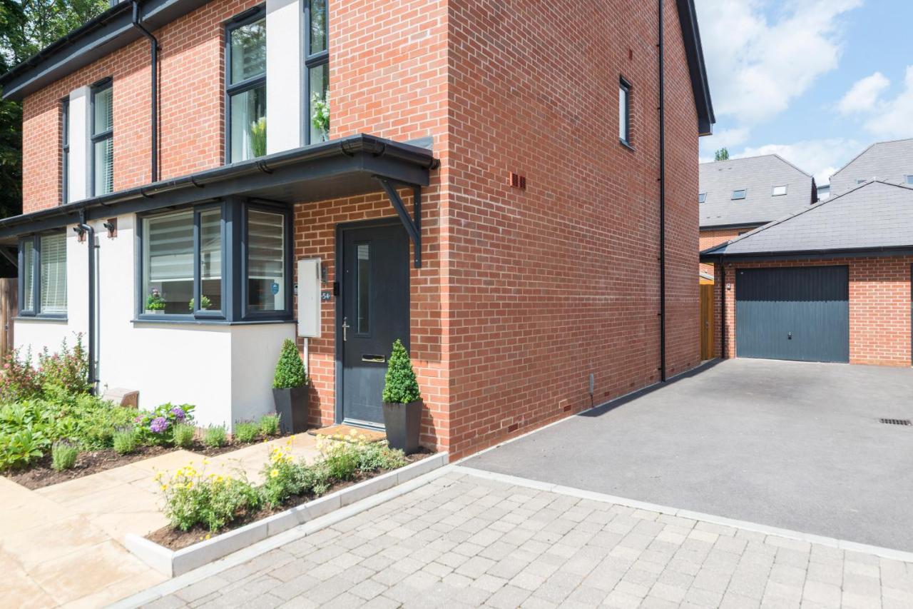 Greenfield Modern 3Br Home - Southcote Lane , Ридинг Экстерьер фото