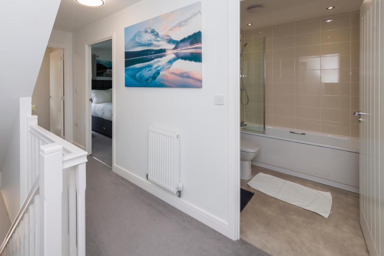 Greenfield Modern 3Br Home - Southcote Lane , Ридинг Экстерьер фото