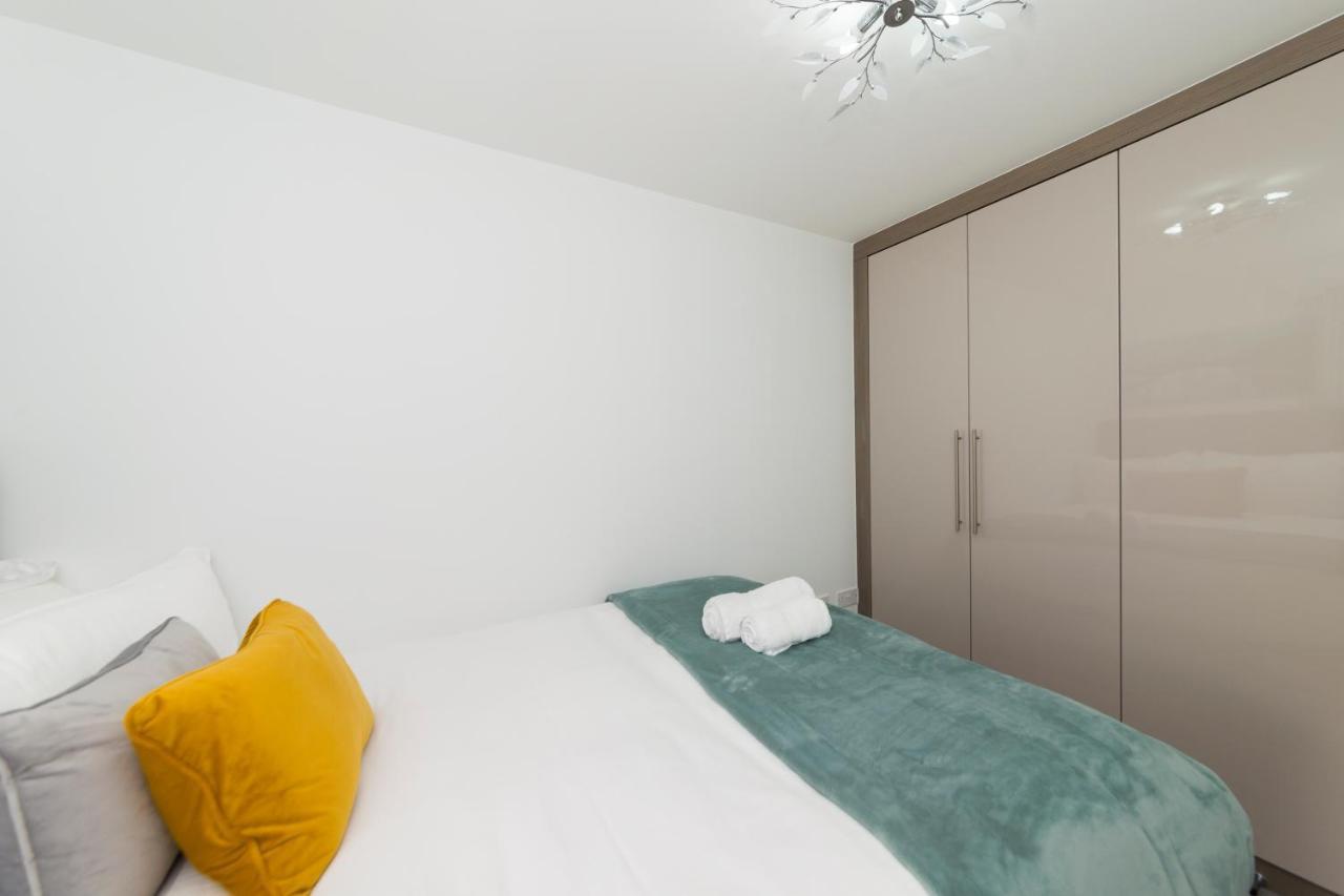 Greenfield Modern 3Br Home - Southcote Lane , Ридинг Экстерьер фото